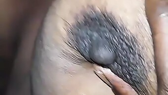 Desi Homemaker'S Oral And Vaginal Skills Will Leave You Breathless